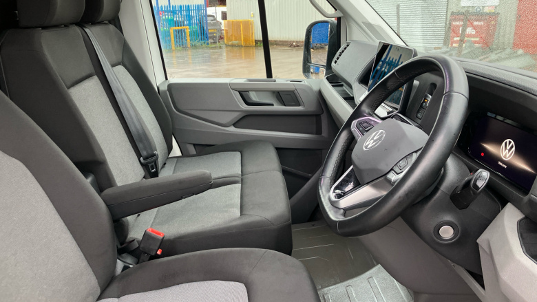 Volkswagen Crafter Cr35 Mwb Diesel 2.0 TDI 140PS Commerce Plus High Roof Van Auto